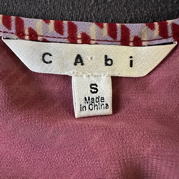 Like new Cabi #555 Houndstooth Pleated Cami
Top size small - Picture 6 of 7